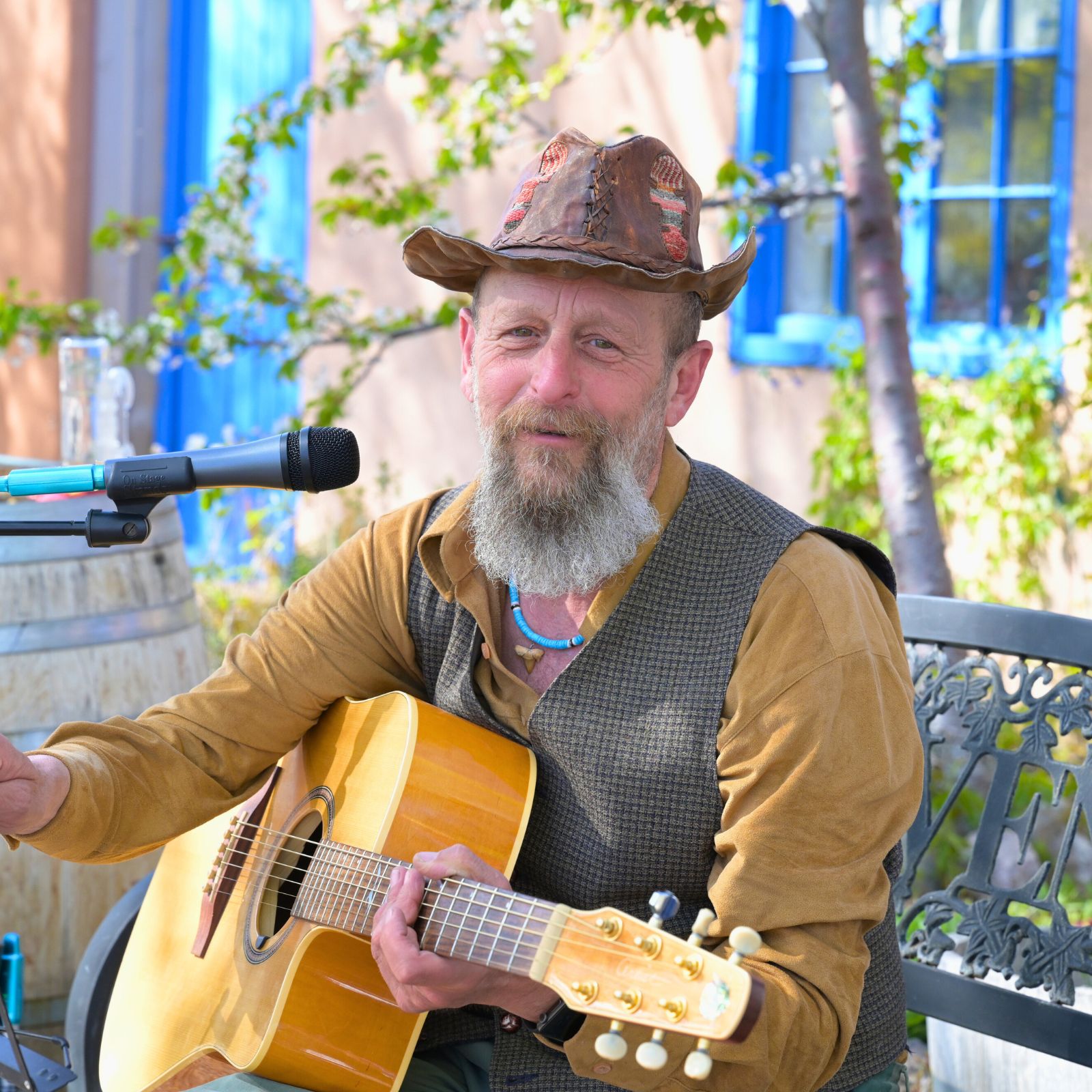Chayton Alo Live Guitar Promo Photo